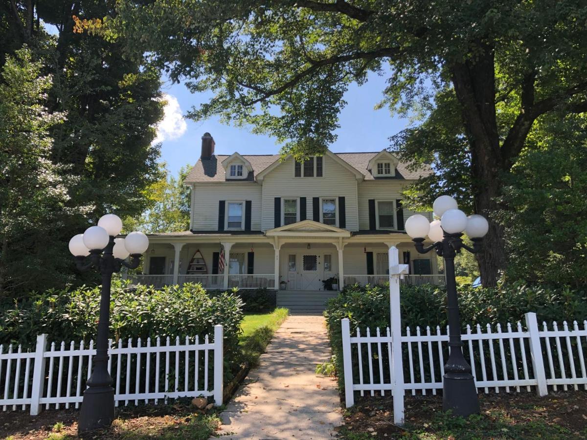 Love Lane Bed & Breakfast Waynesville Exterior photo